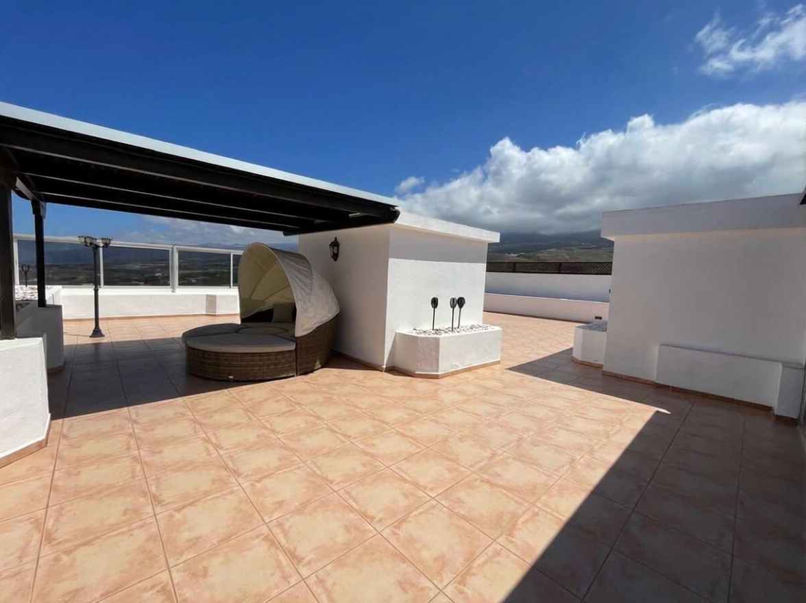 Ático en primera línea de mar en Adeje — Terraza
