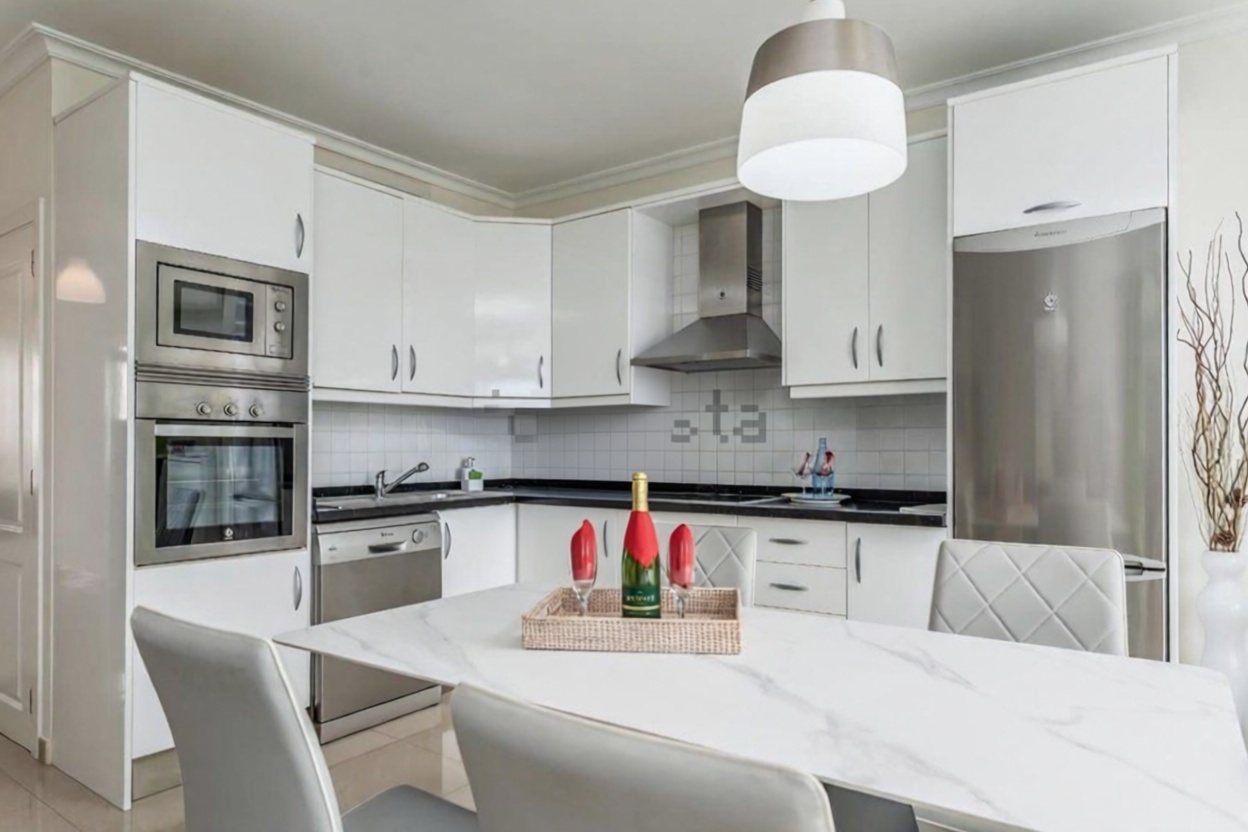 Beachfront flat in Los Cristianos — Kitchen