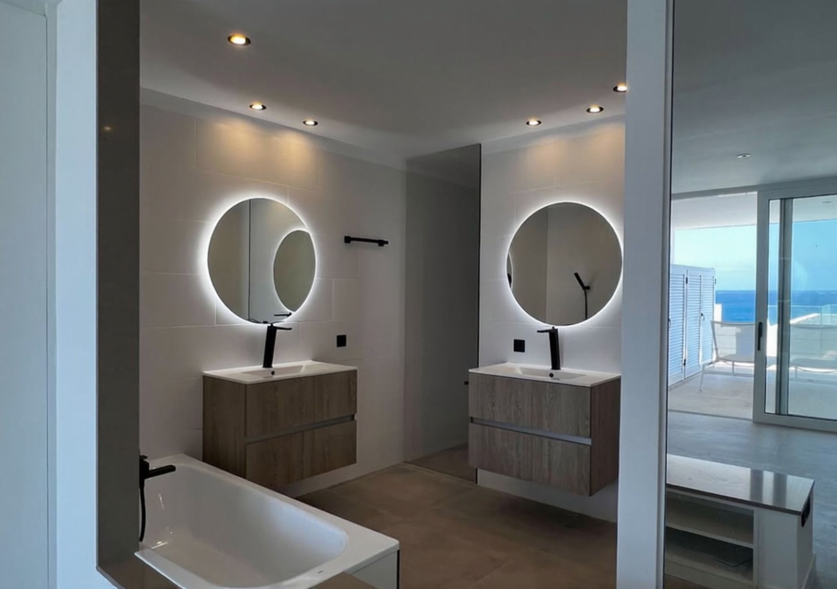 Beachfront flat in Arona — Bathroom