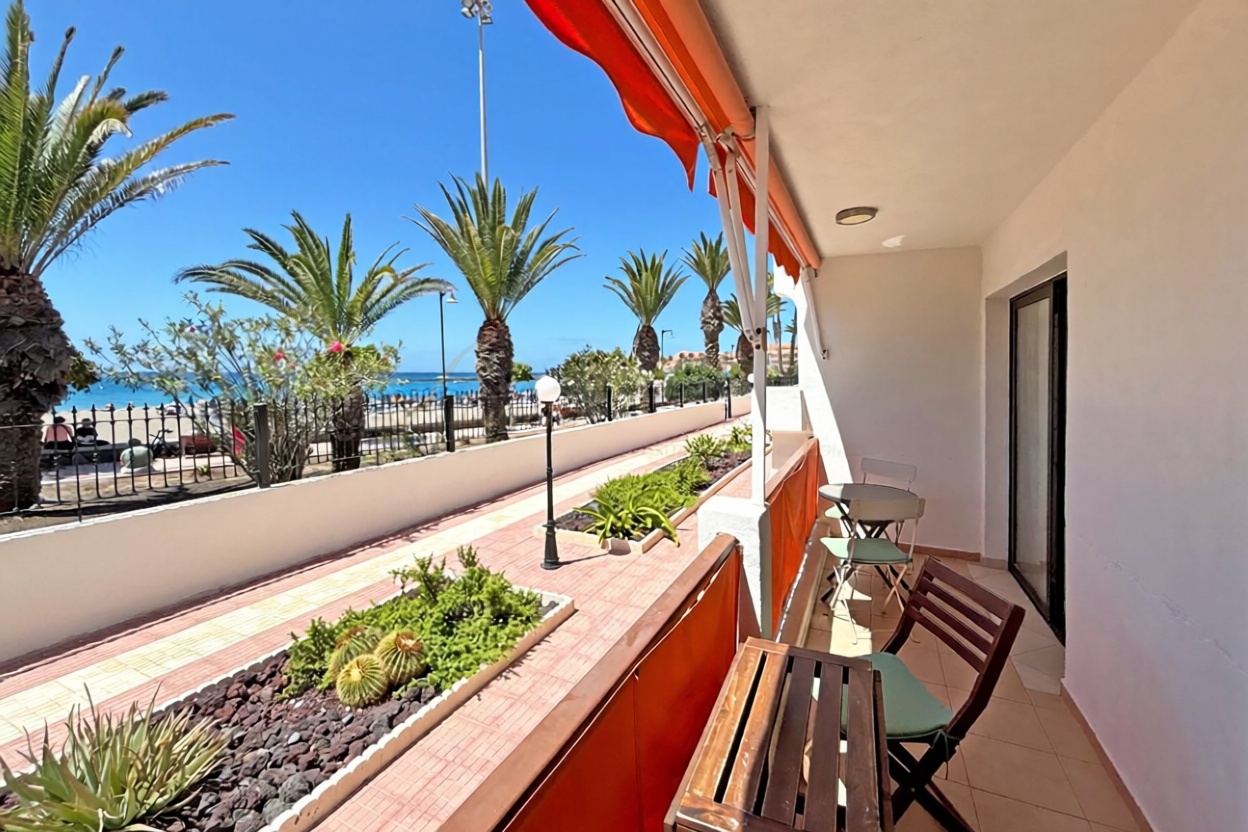 Beachfront flat in Los Cristianos