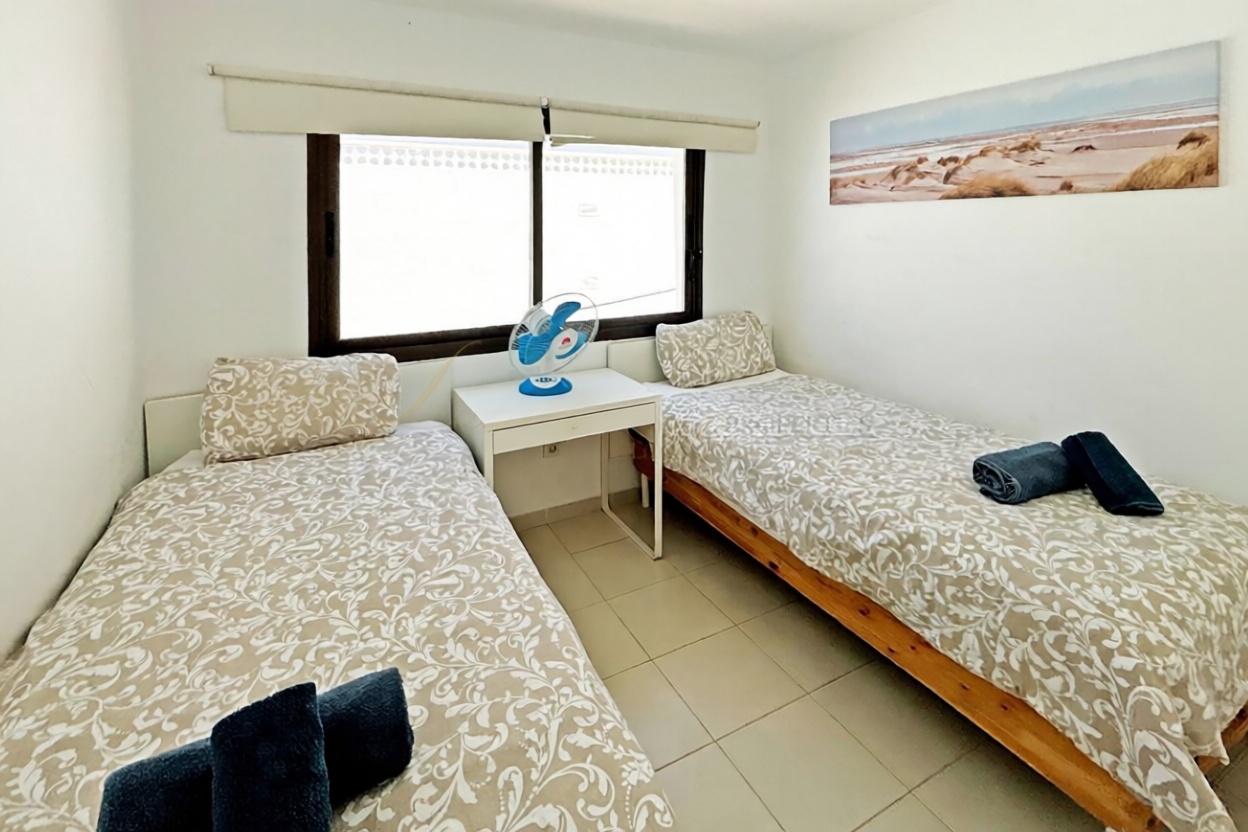 Beachfront flat in Los Cristianos — Bedroom