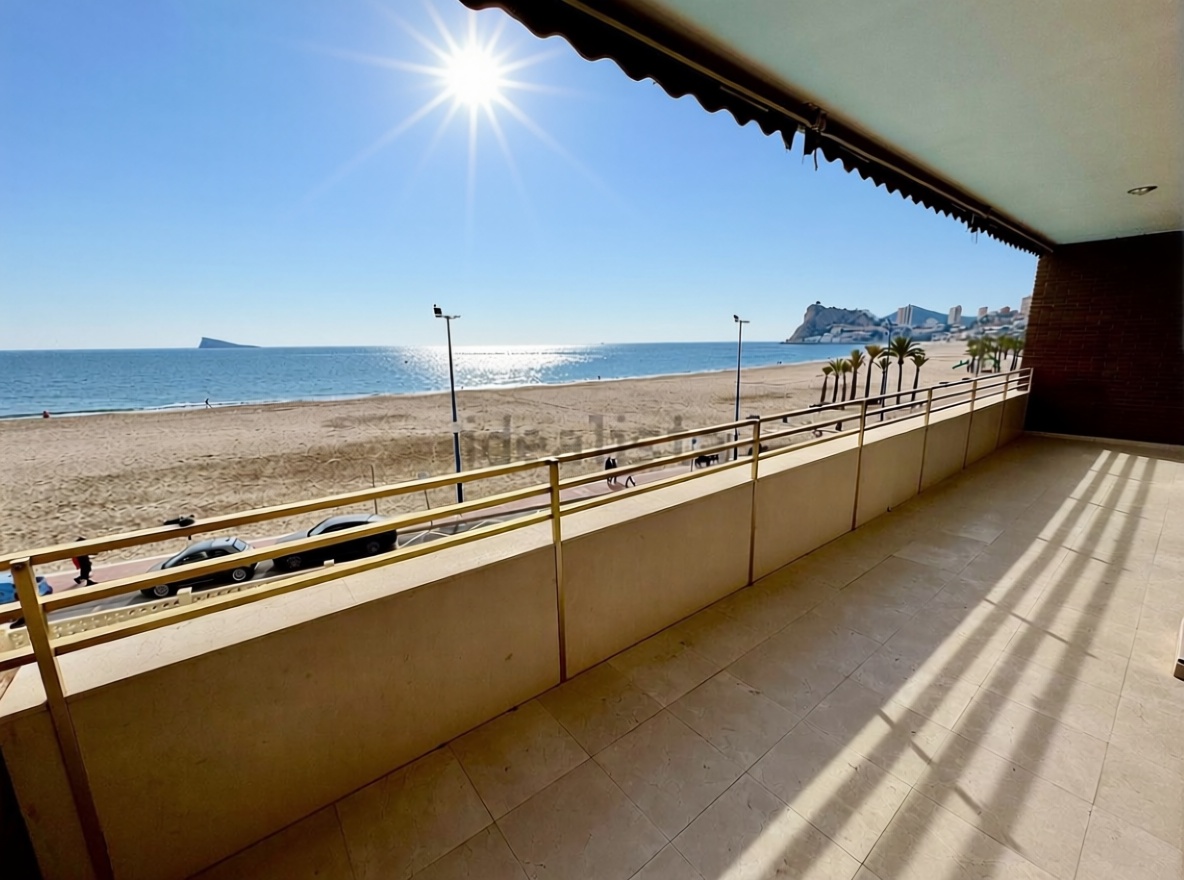 Flat in Primera Línea de Playa in Benidorm — Sea terrace