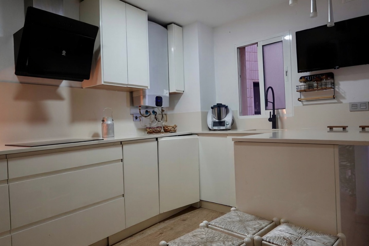Beachfront flat in Ceuta — Kitchen