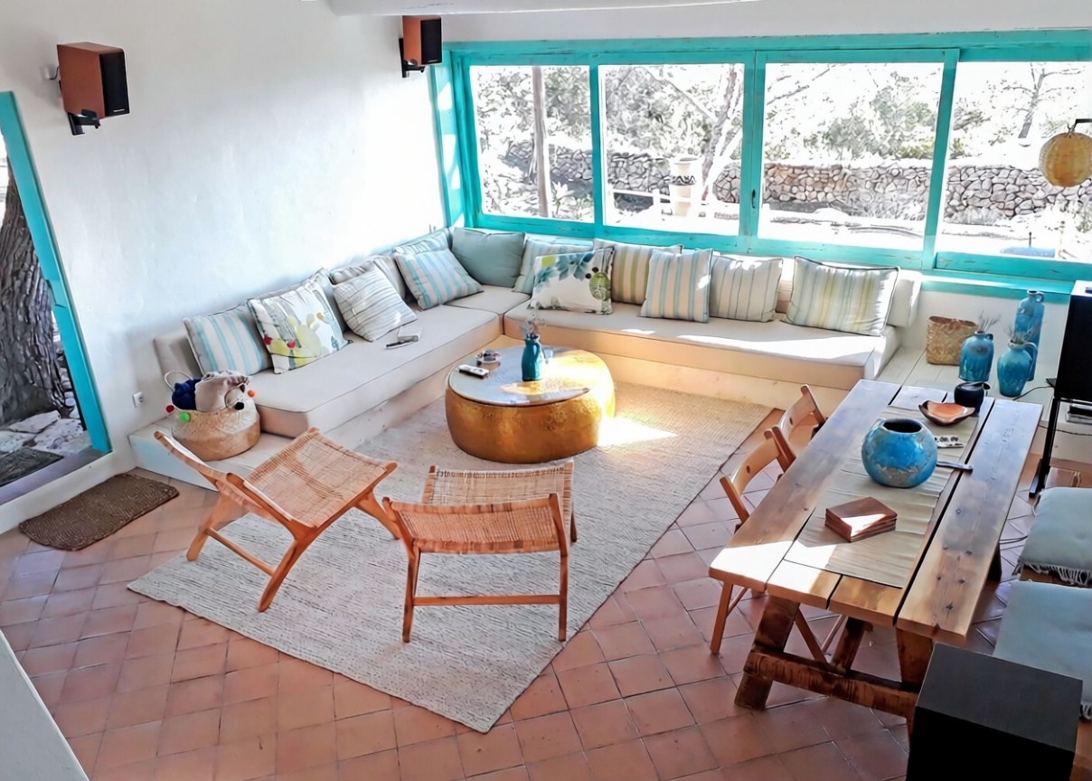 Chalet with direct beach access in Formentera — Living room