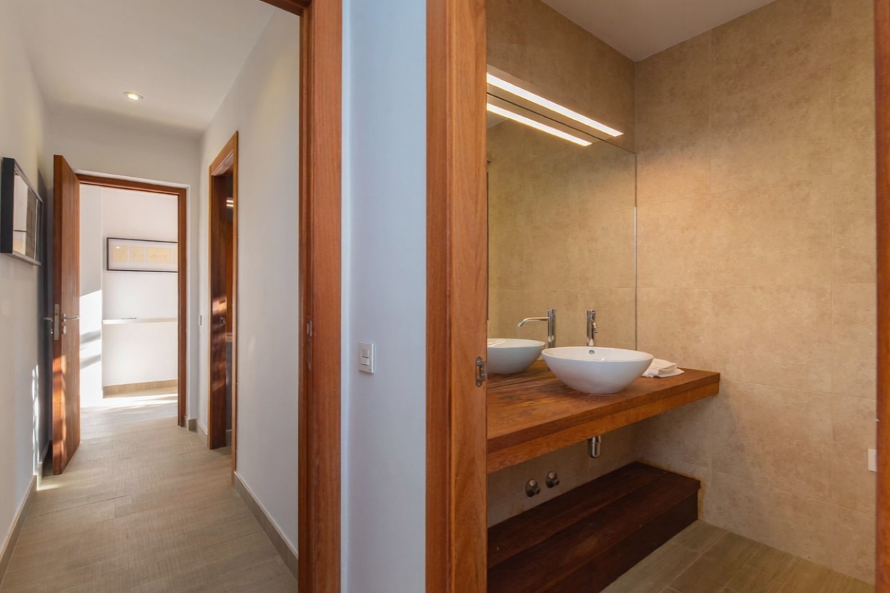 Chalet mit direkter Strandzugang in Formentera — Bad