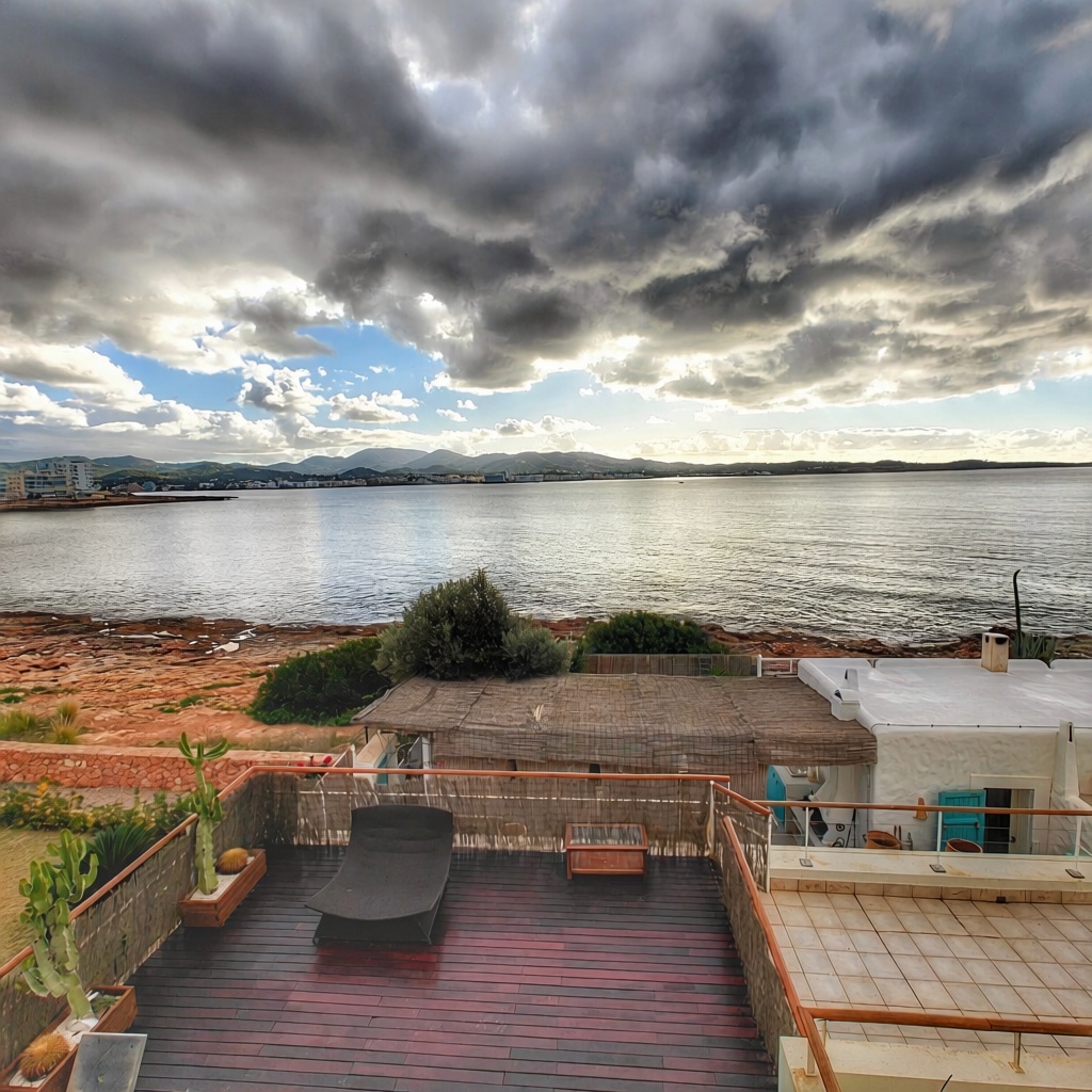 Beachfront duplex in Sant Antoni de Portmany