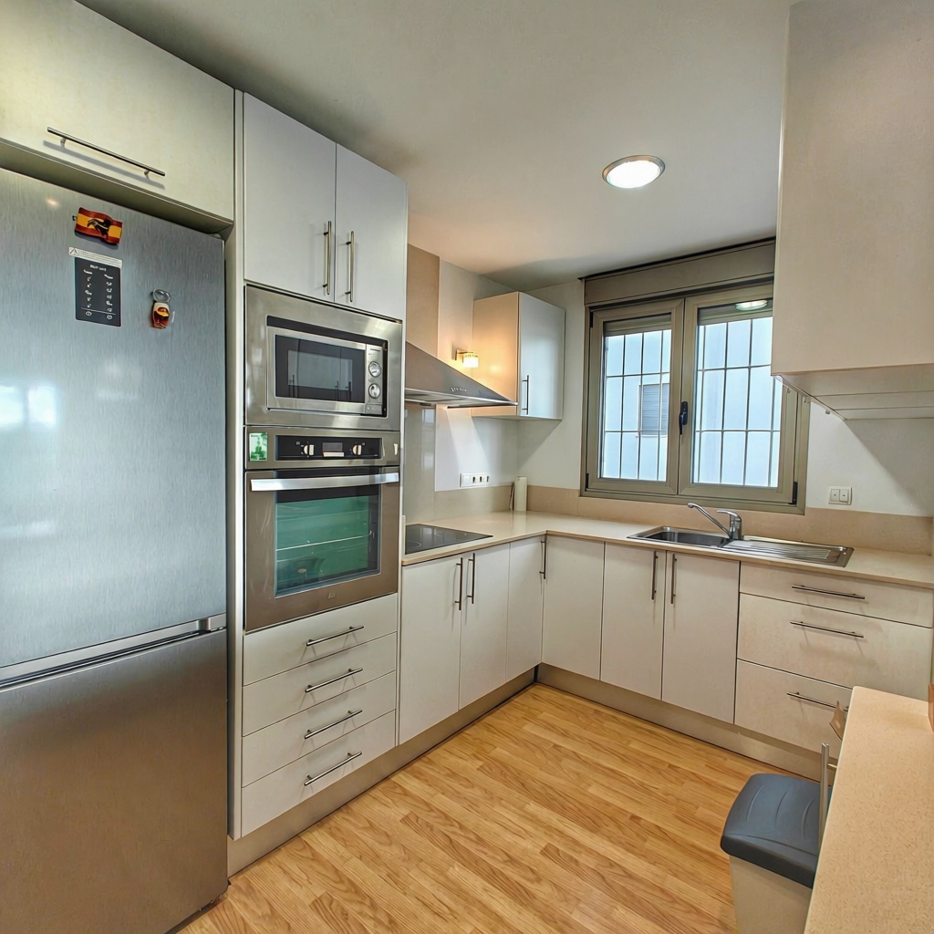 Beachfront duplex in Sant Antoni de Portmany — Kitchen
