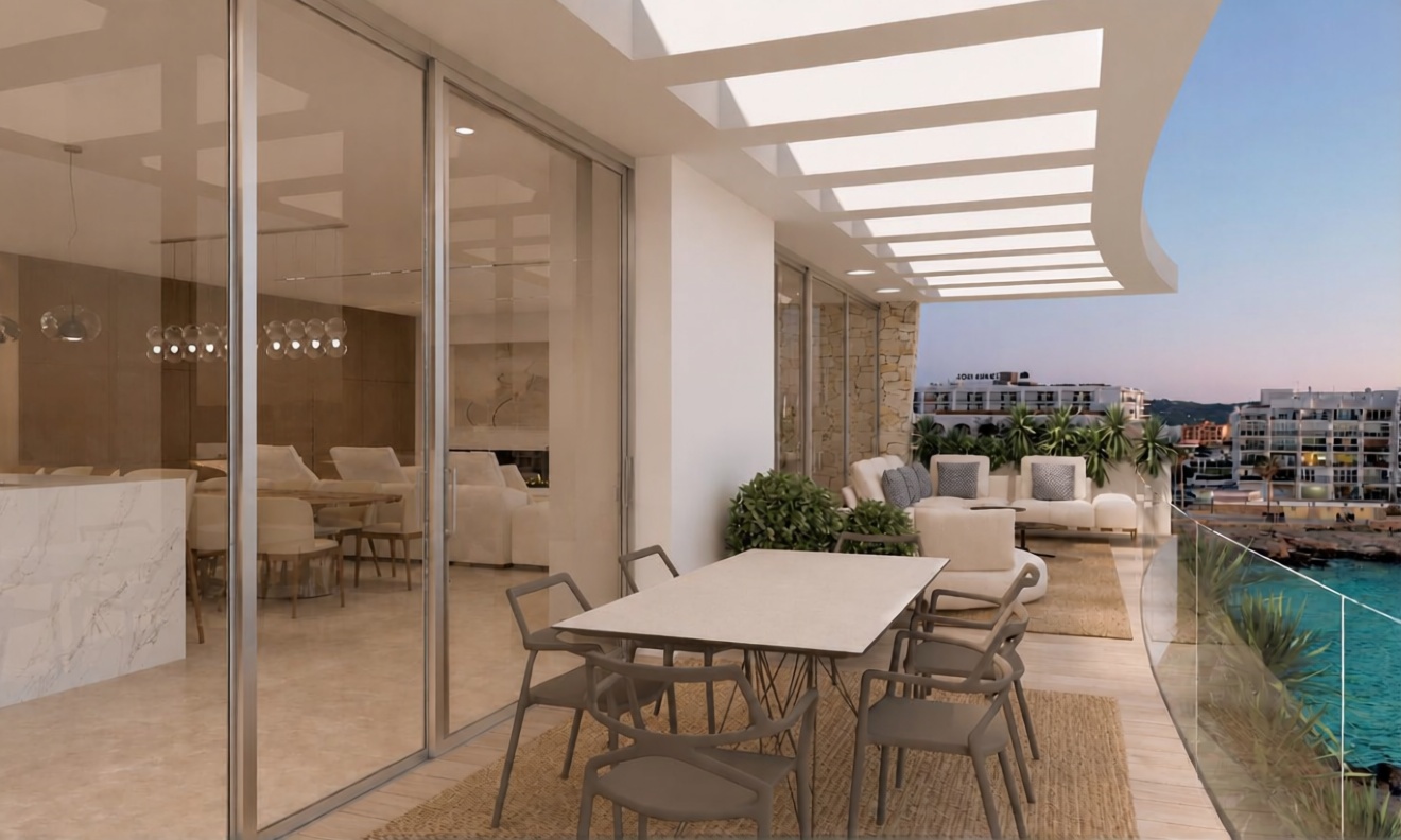 Seafront attic in Sant Antoni de Portmany — Sea terrace