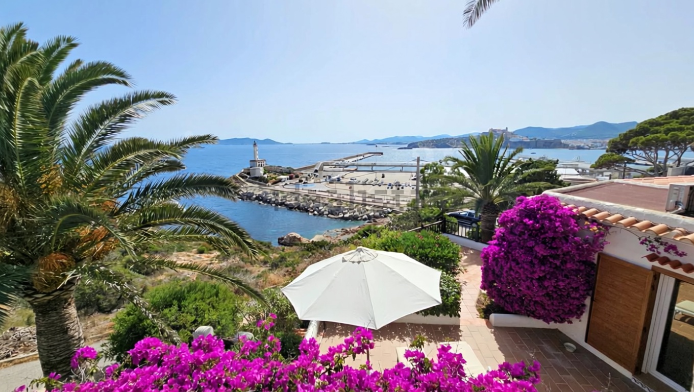 Chalet mit direkter Strandzugang in Eivissa — Meerblick