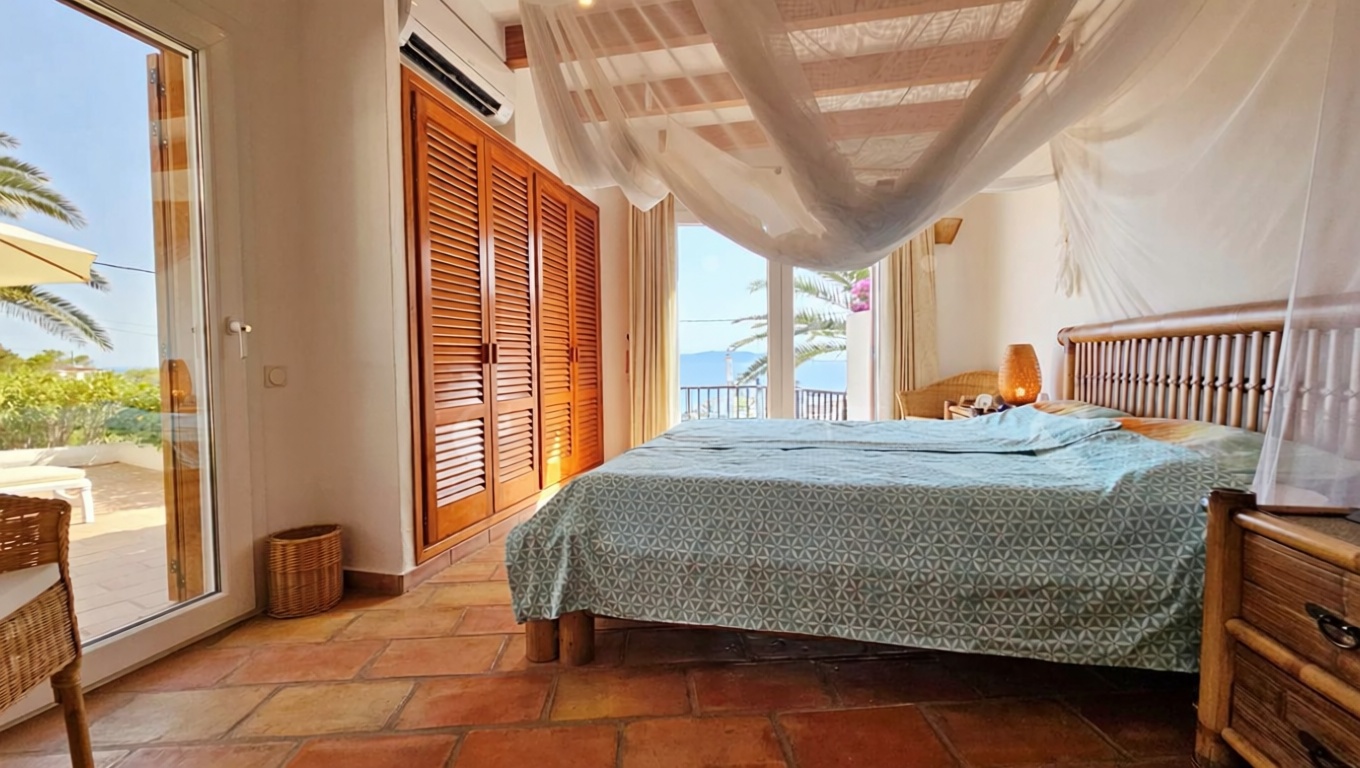 Chalet mit direkter Strandzugang in Eivissa — Schlafzimmer