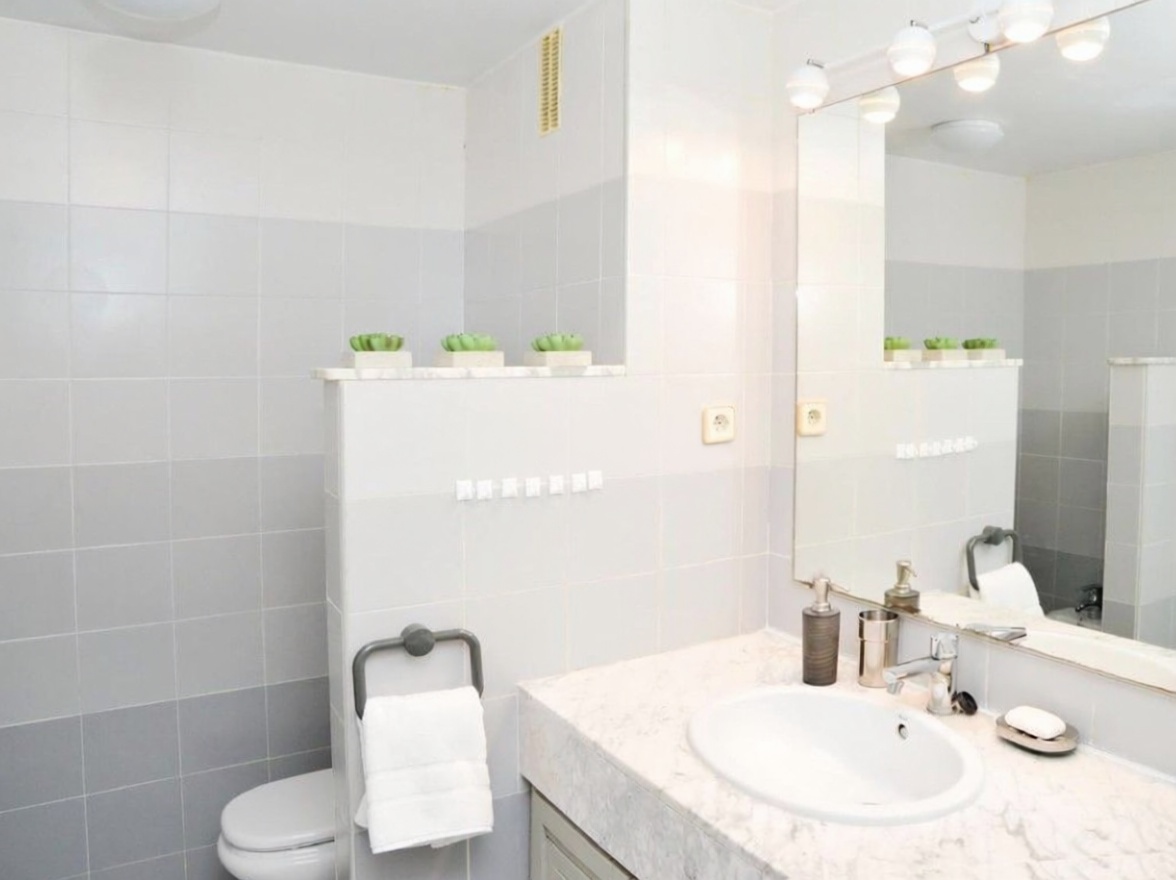 Penthouse in erste Meereslinie in Eivissa — Bad