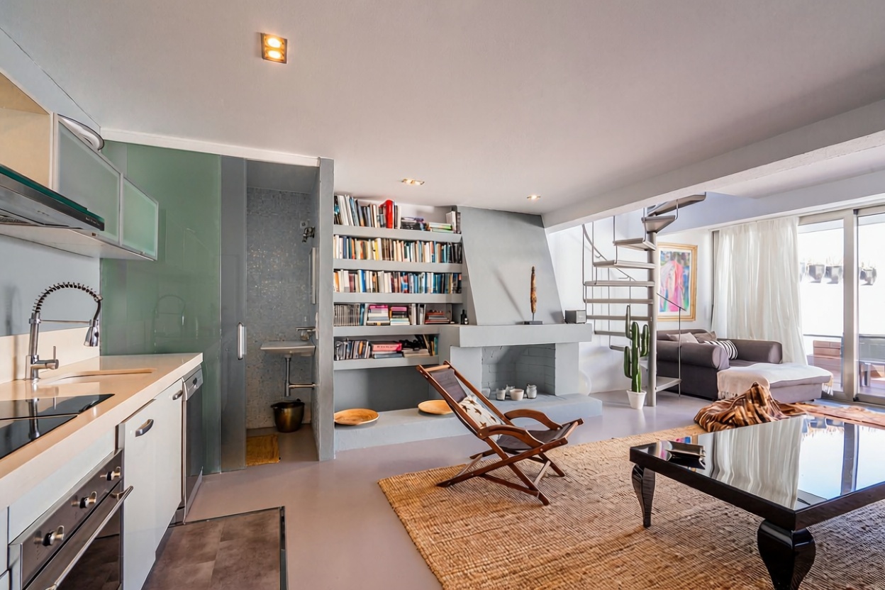 Duplex in erste Strandlinie in Santa Eulalia del Río — Wohnzimmer