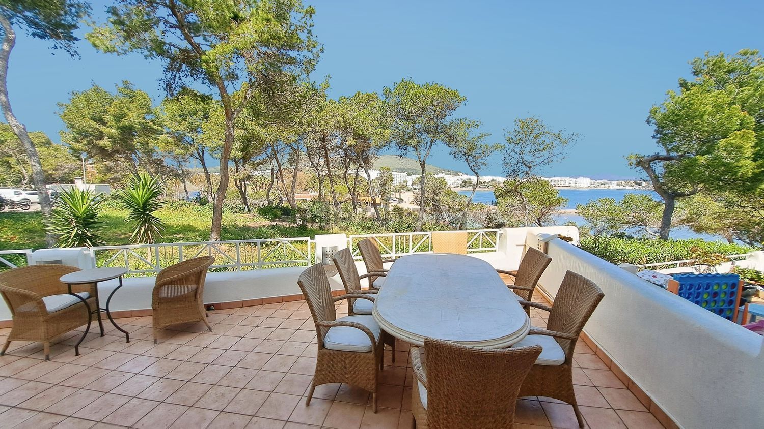 Chalet con acceso directo a playa en Santa Eulalia del Río — Terraza mar