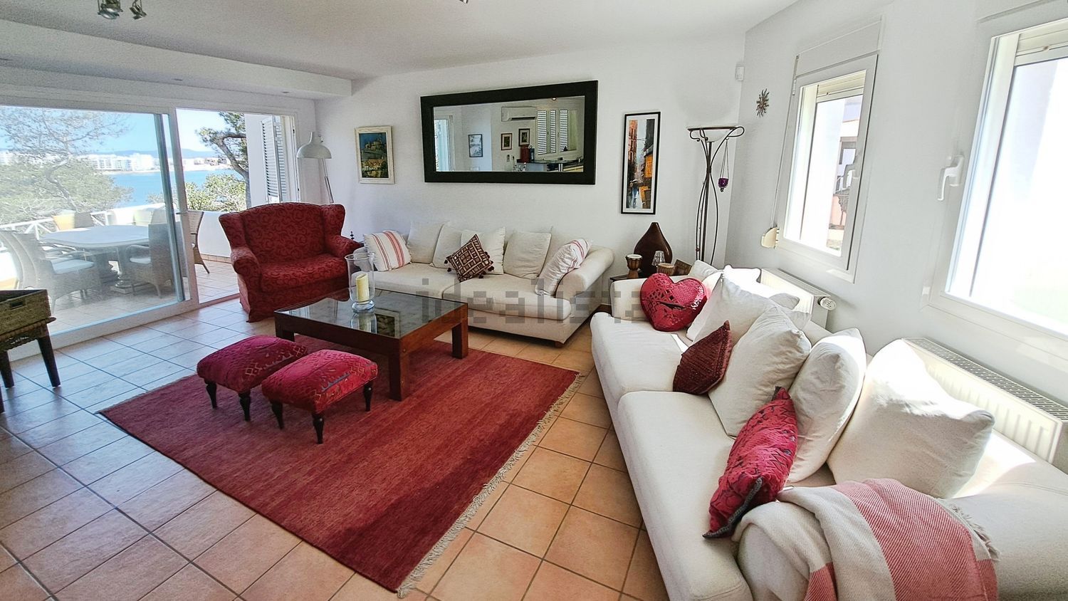 Chalet con acceso directo a playa en Santa Eulalia del Río — Salón