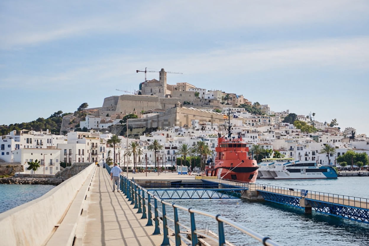 Wohnung in erste Strandlinie in Eivissa — Meerblick