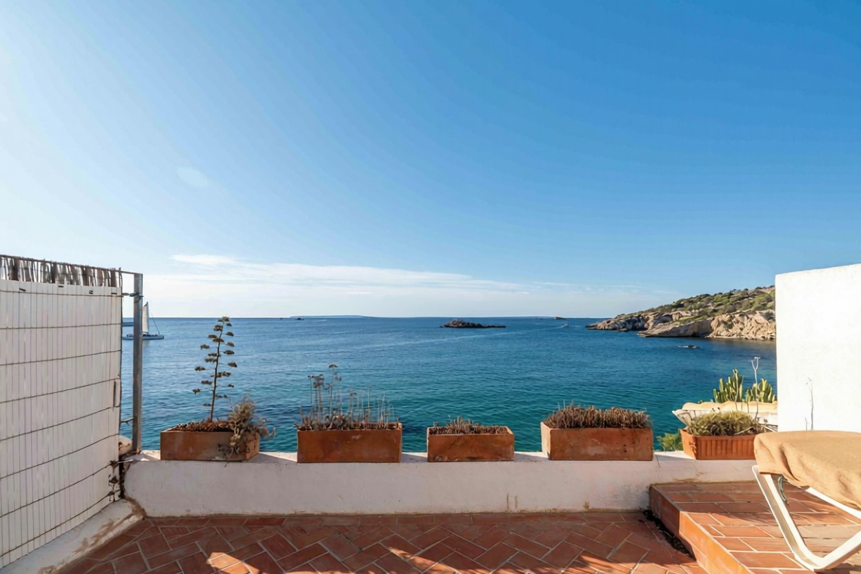 Chalet with direct beach access in Eivissa