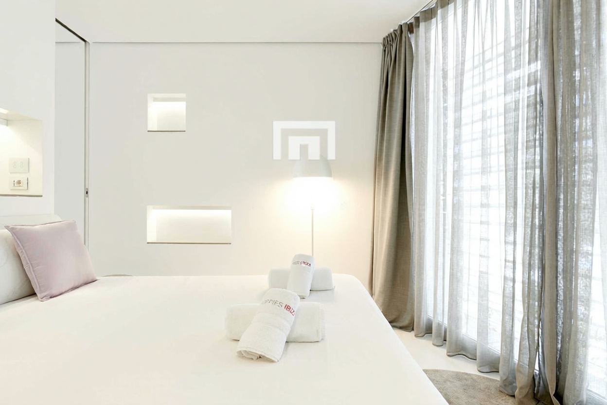 Beachfront flat in Eivissa — Bedroom