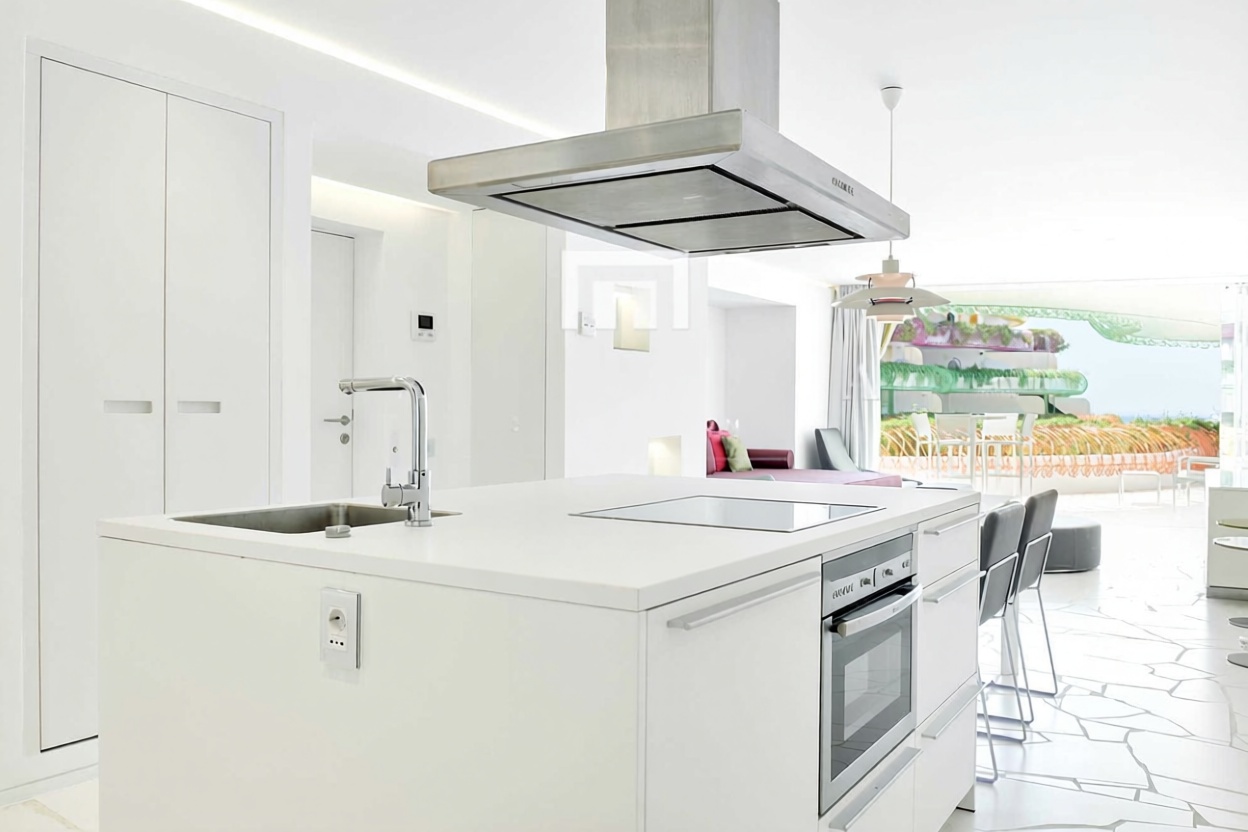 Beachfront flat in Eivissa — Kitchen