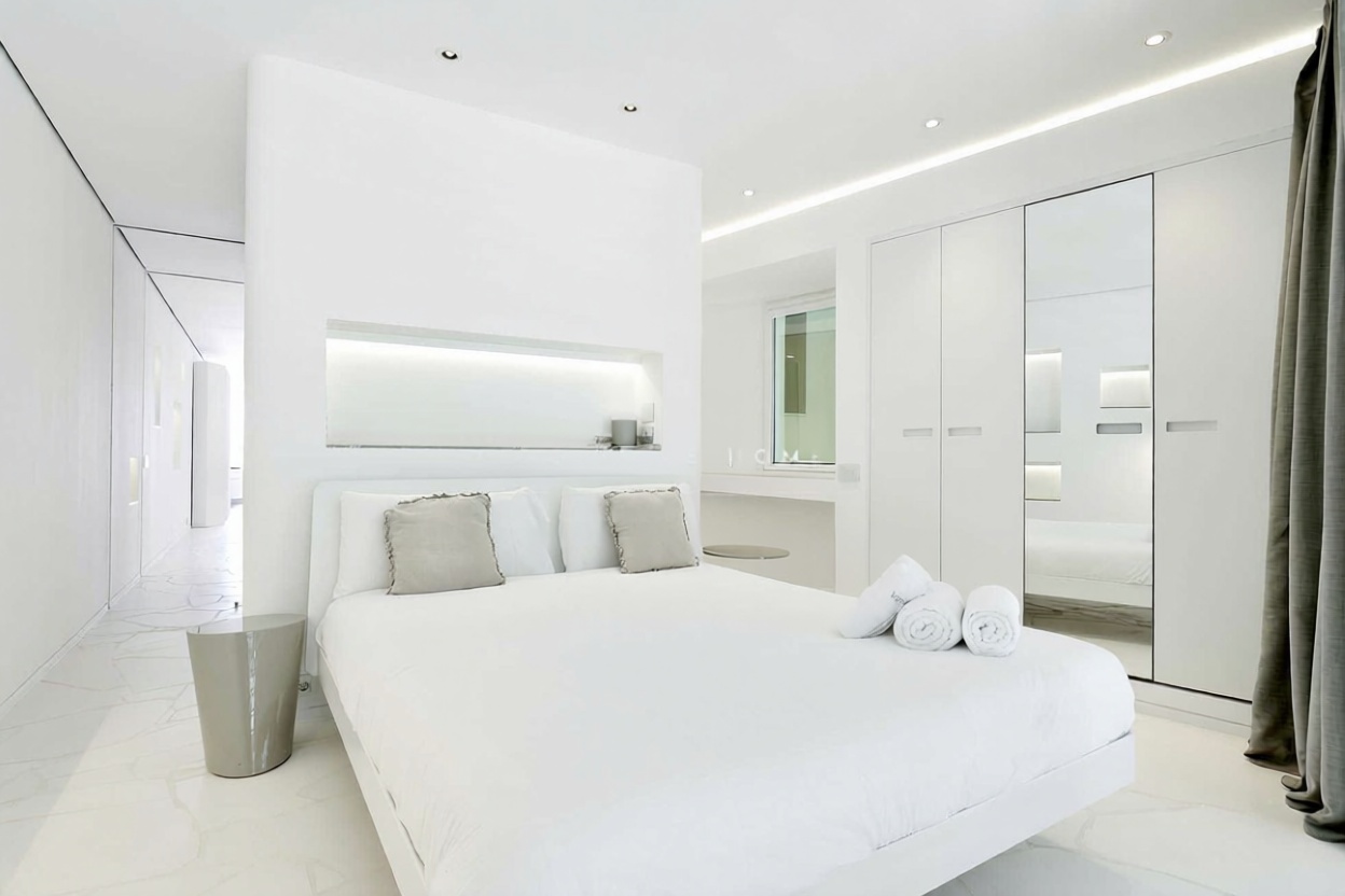 Beachfront flat in Eivissa — Bedroom