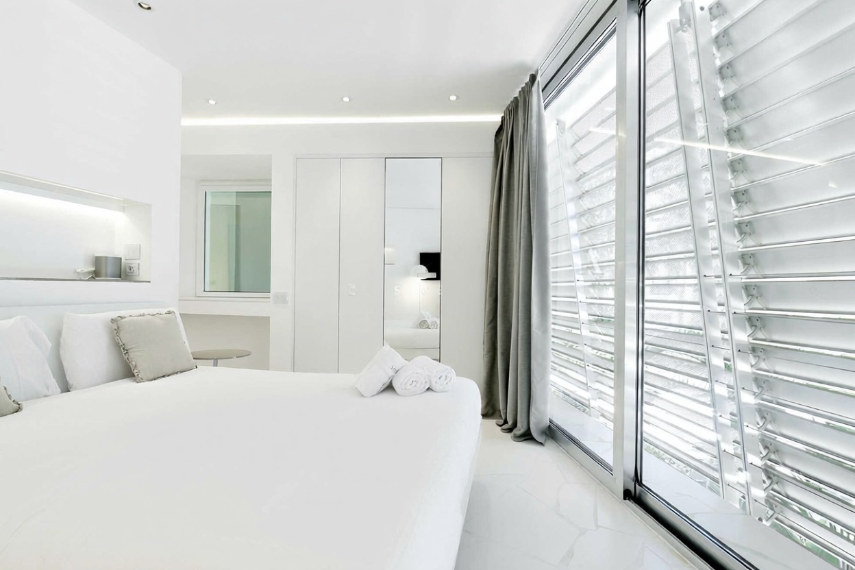 Beachfront flat in Eivissa — Bedroom