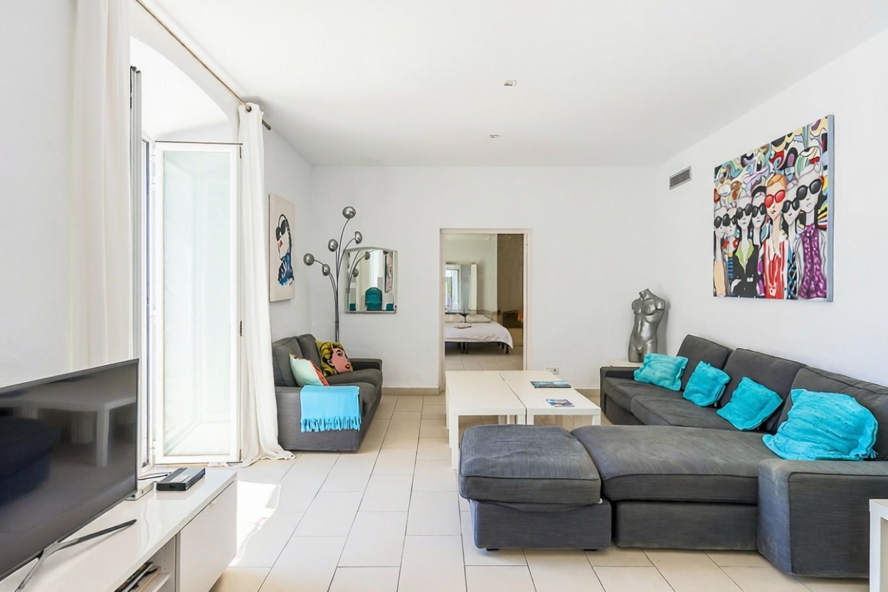 Beachfront flat in Eivissa — Living room
