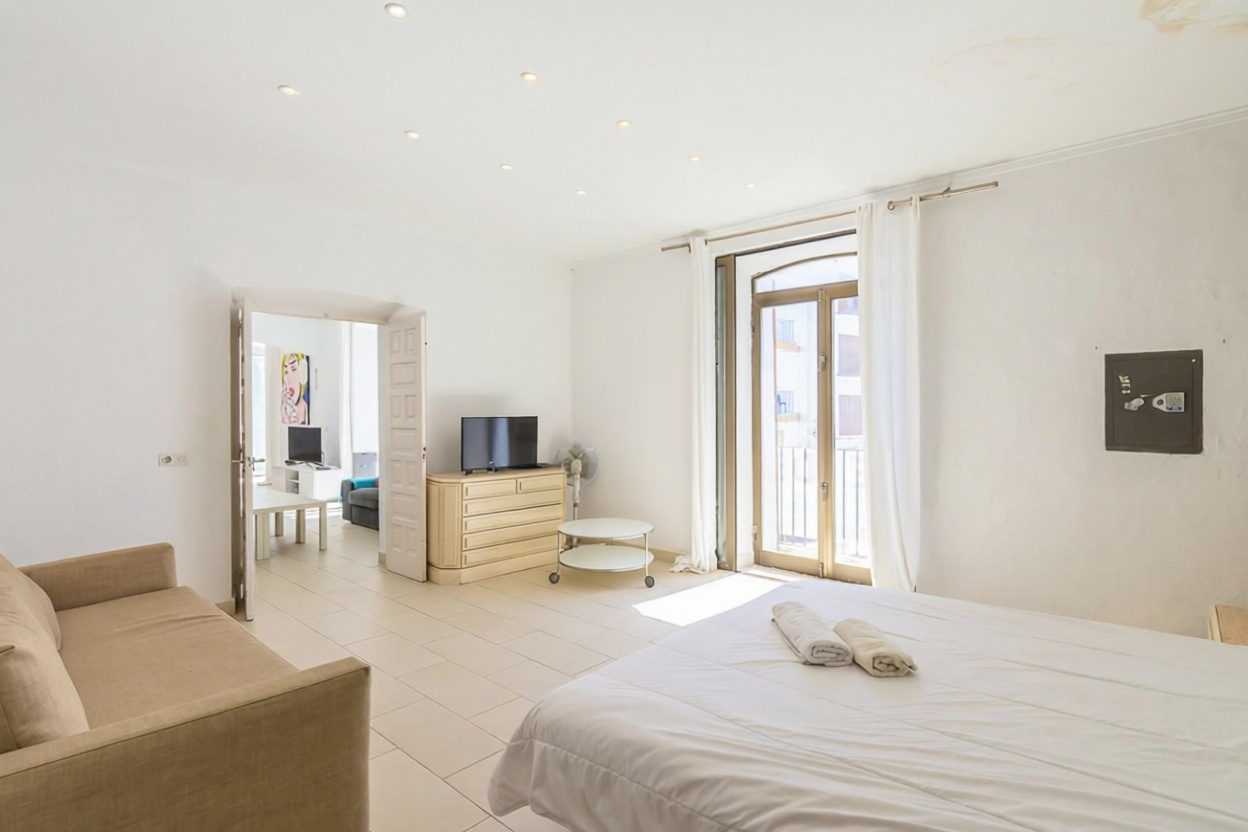 Beachfront flat in Eivissa — Bedroom