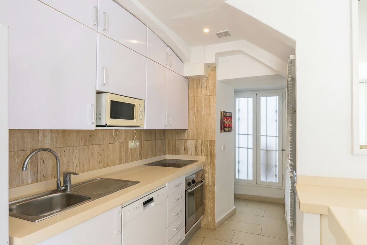 Beachfront flat in Eivissa — Kitchen