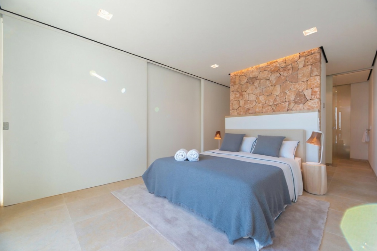 Piso en primera línea de playa en Eivissa — Dormitorio