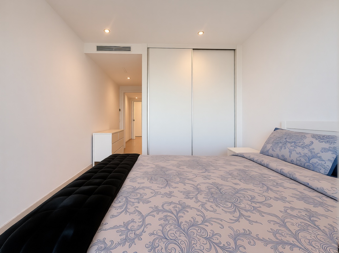 Beachfront flat in Sant Antoni de Portmany — Bedroom