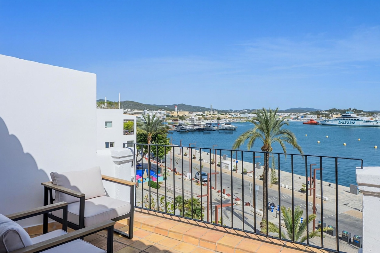 Wohnung in erste Strandlinie in Eivissa — Meerterrasse