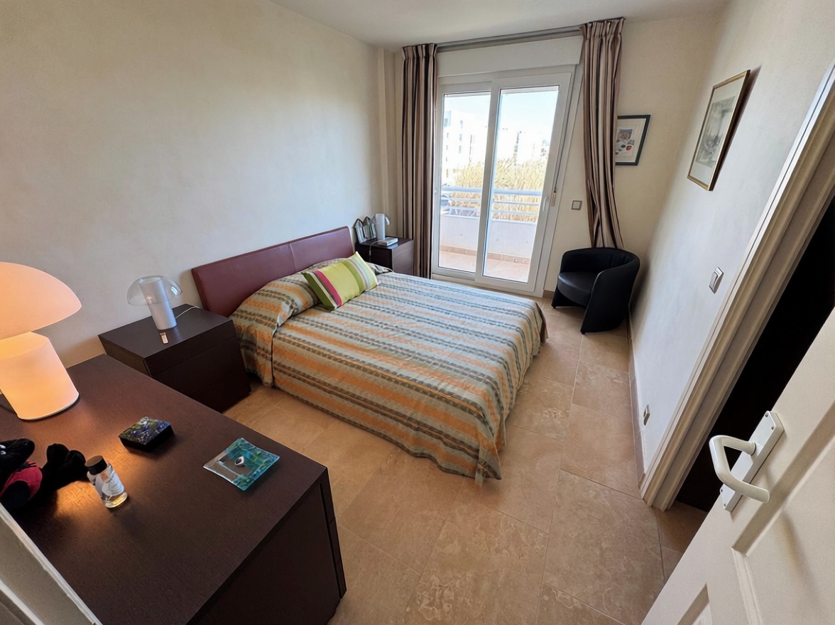 Beachfront flat in Sant Josep de sa Talaia — Bedroom