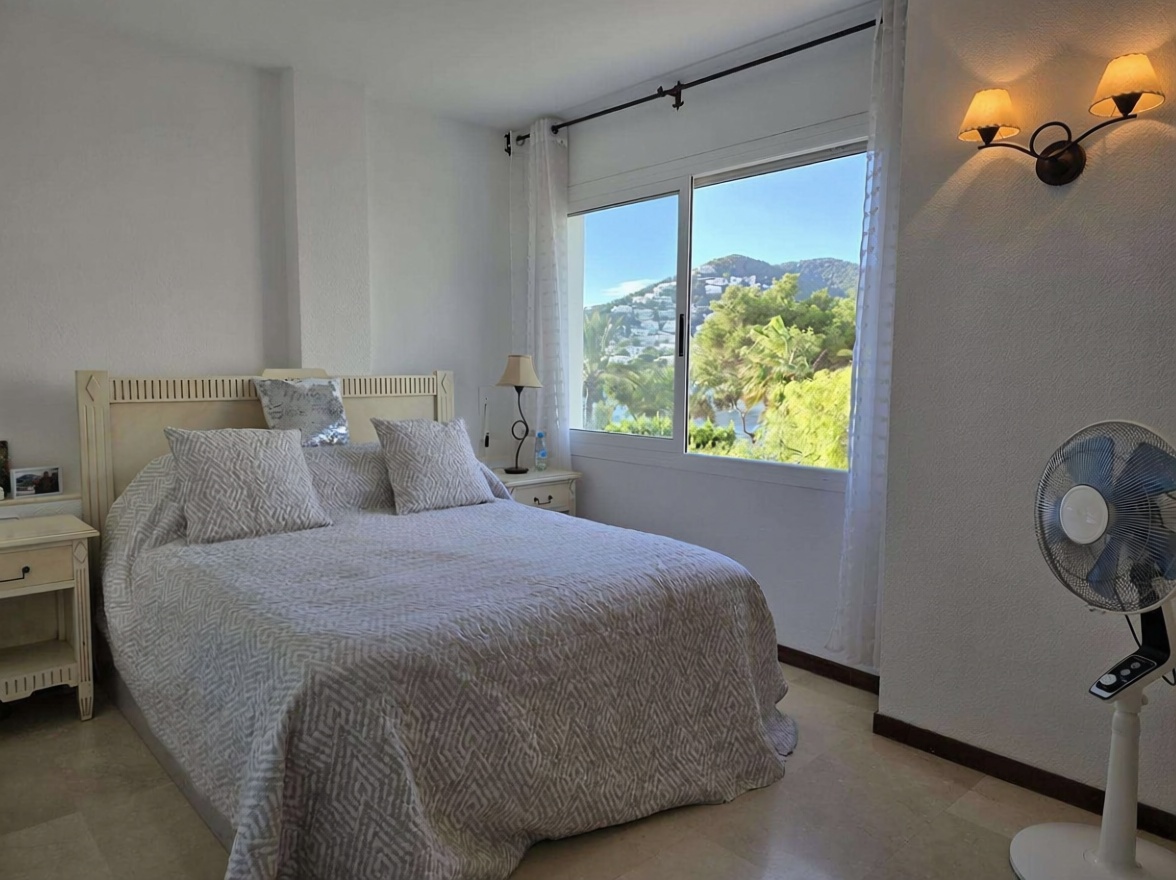Wohnung in erste Strandlinie in Santa Eulalia del Río — Schlafzimmer