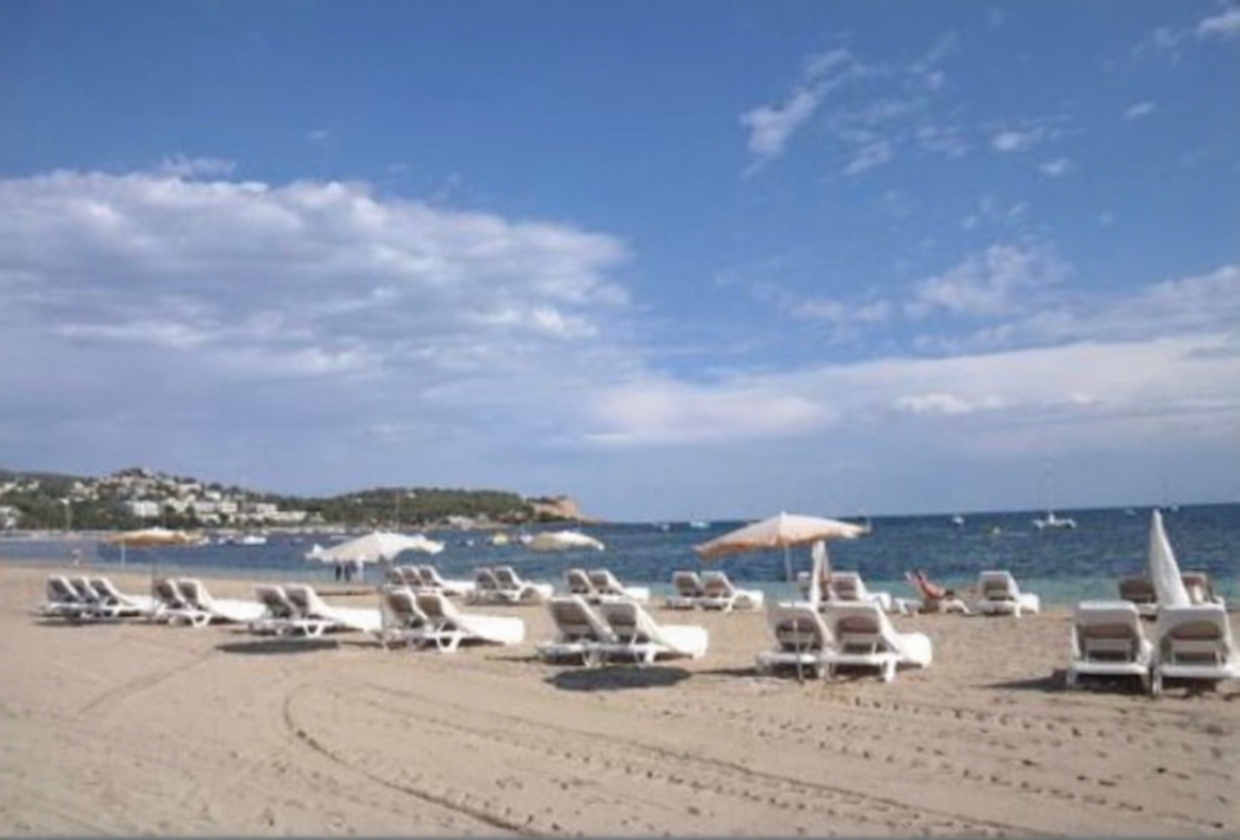 Wohnung in erste Strandlinie in Eivissa — Meerblick