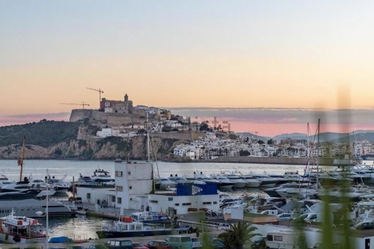 Wohnung in erste Strandlinie in Eivissa — Meerblick
