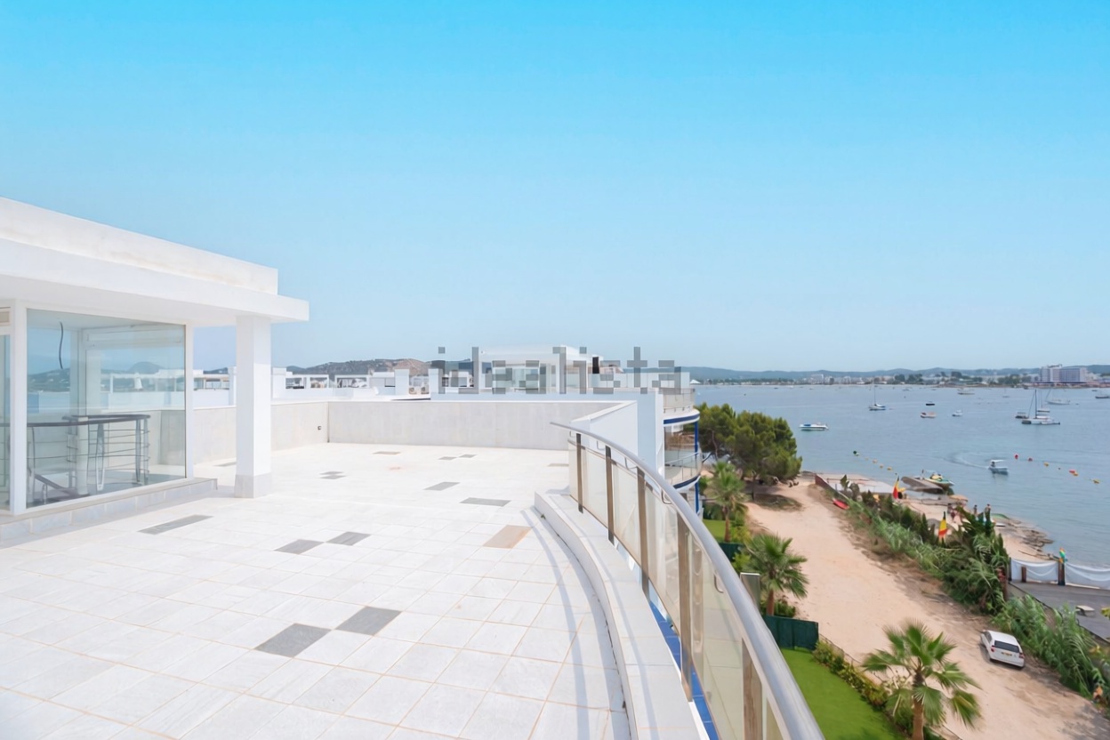 Пентхаус первая линия моря в Sant Josep de sa Talaia — Морская терраса