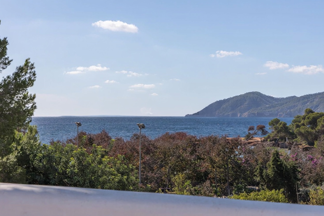 Penthouse in erste Meereslinie in Santa Eulalia del Río — Meerblick