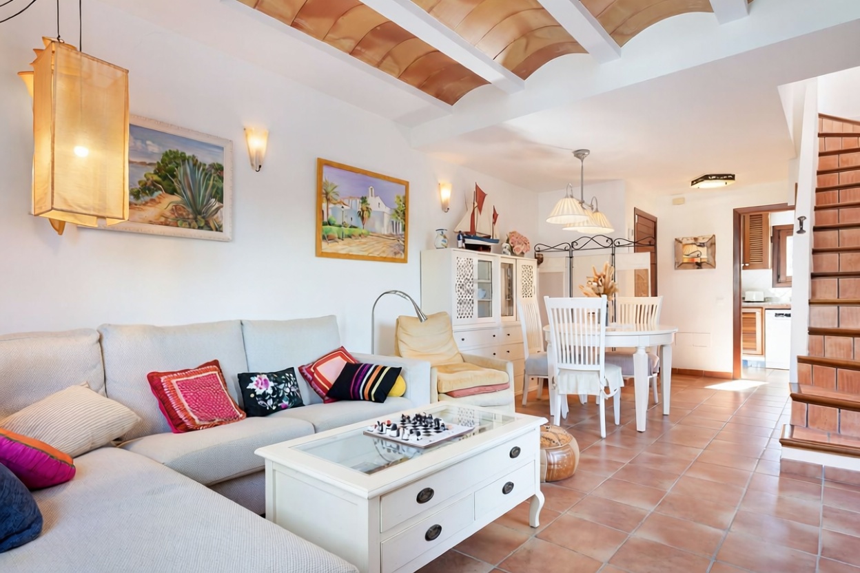 Penthouse in erste Meereslinie in Santa Eulalia del Río — Wohnzimmer