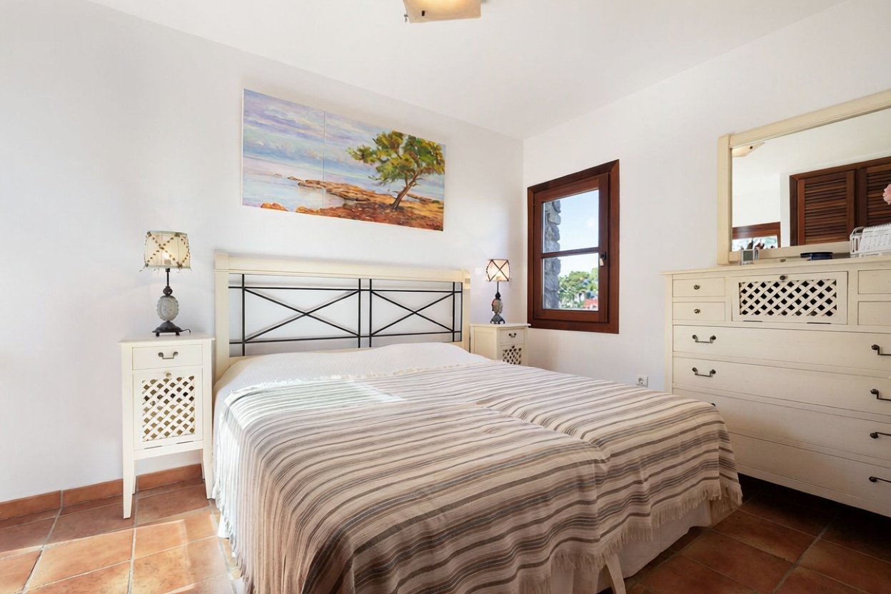 Penthouse in erste Meereslinie in Santa Eulalia del Río — Schlafzimmer