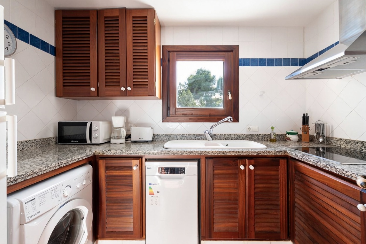 Penthouse in erste Meereslinie in Santa Eulalia del Río — Küche