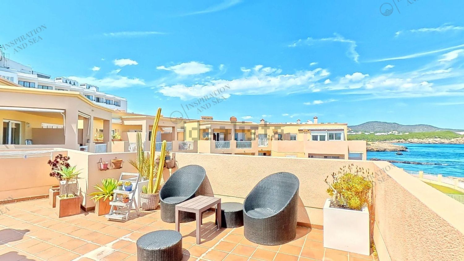 Seafront attic in Santa Eulalia del Río — Sea terrace