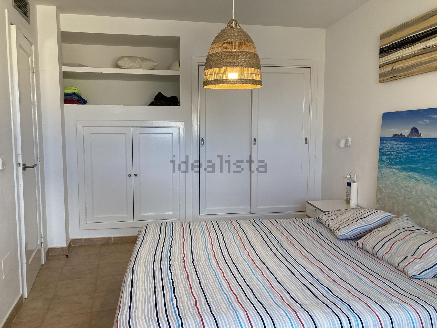 Beachfront flat in Santa Eulalia del Río — Bedroom