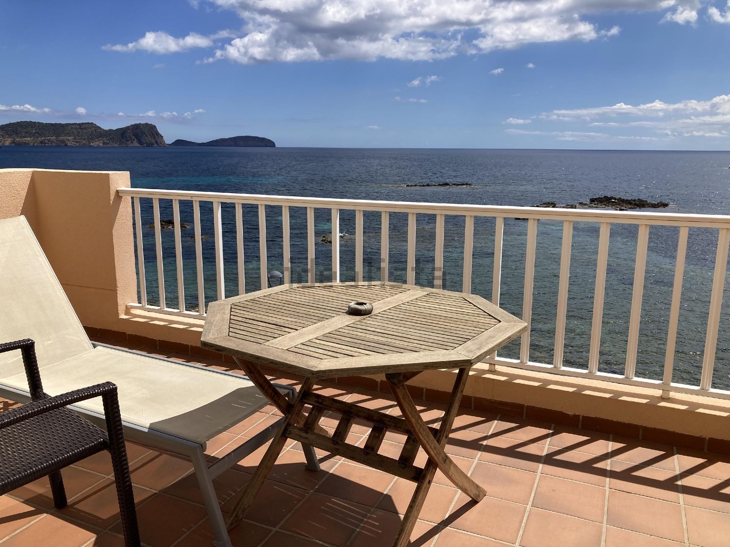 Beachfront flat in Santa Eulalia del Río