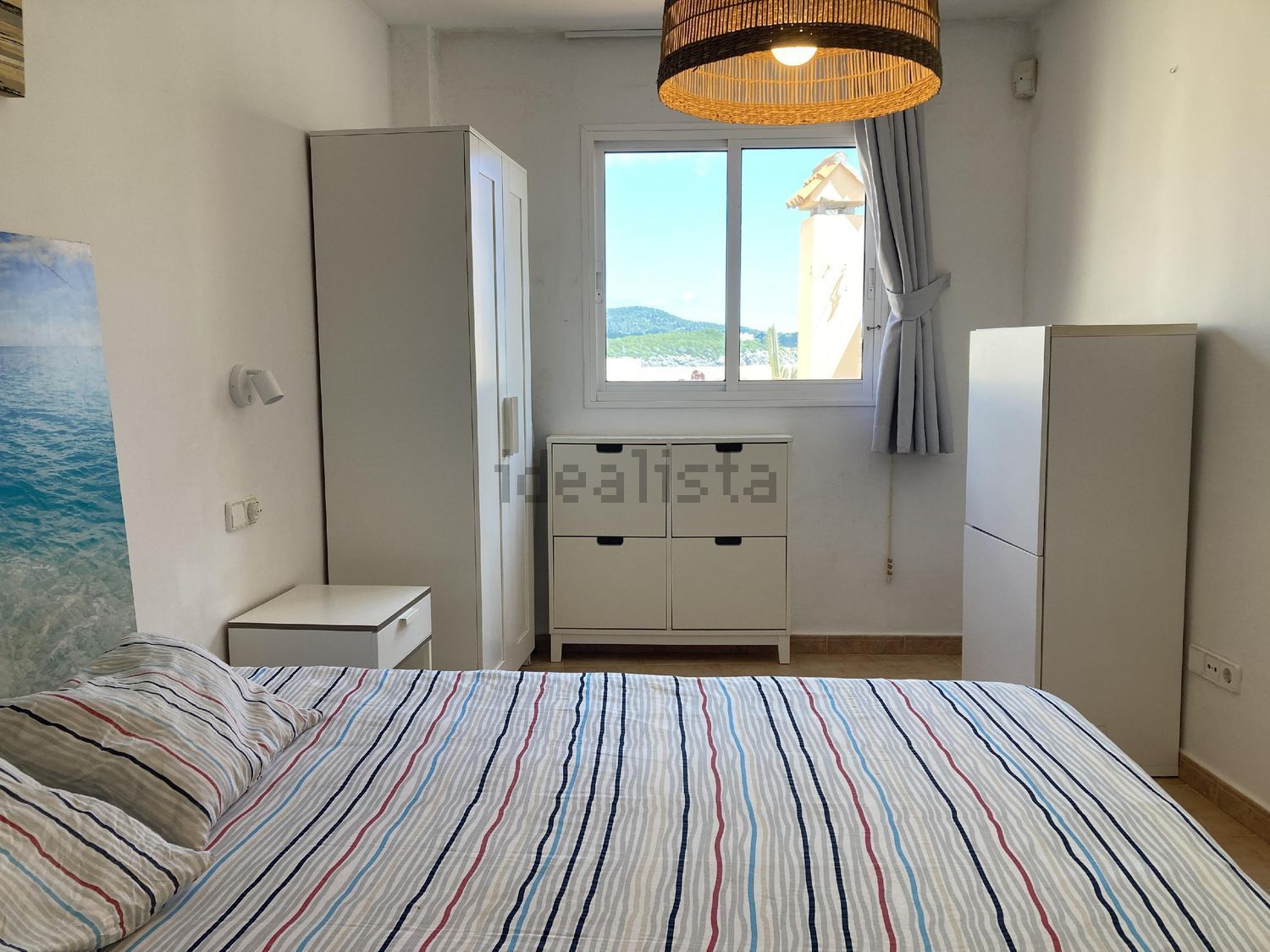 Beachfront flat in Santa Eulalia del Río — Bedroom