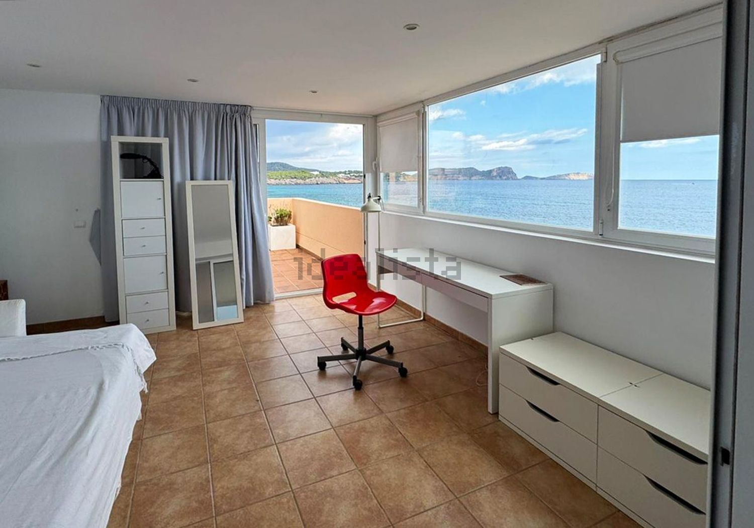 Ático em primeira linha de mar em Santa Eulalia del Río — Quarto