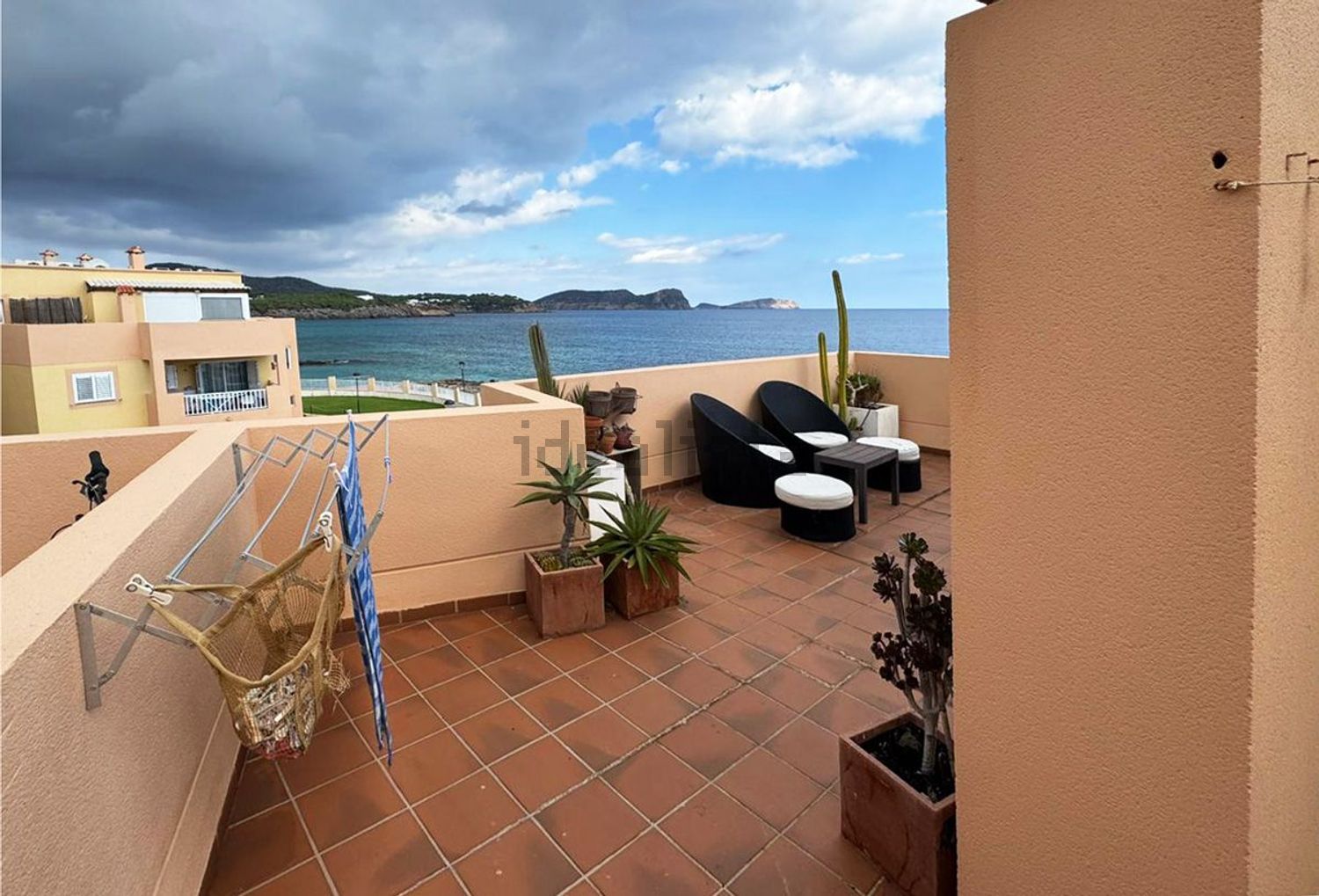 Ático em primeira linha de mar em Santa Eulalia del Río — Terraço mar