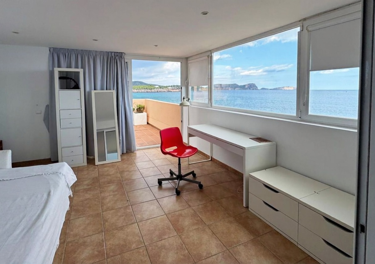 Seafront attic in Santa Eulalia del Río — Bedroom