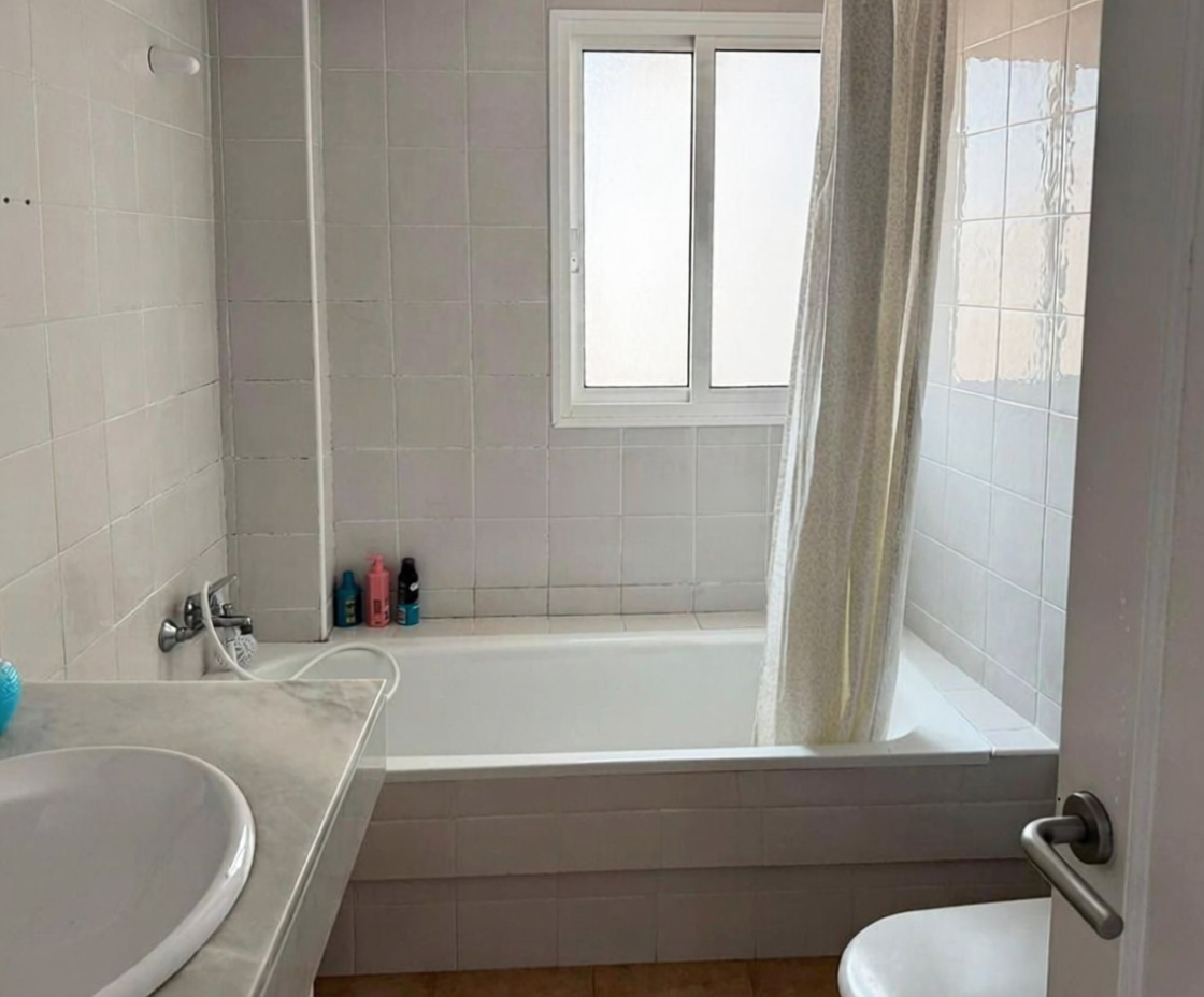 Seafront attic in Santa Eulalia del Río — Bathroom