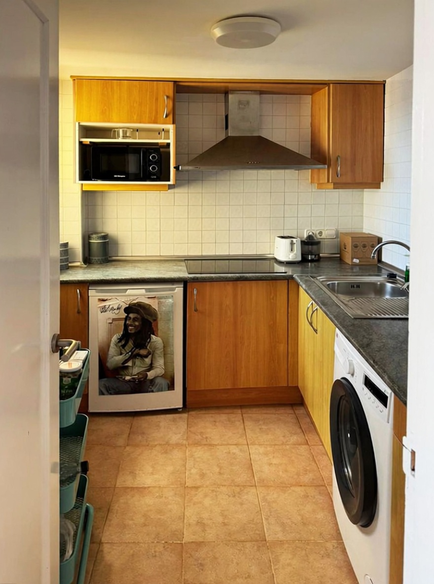 Seafront attic in Santa Eulalia del Río — Kitchen
