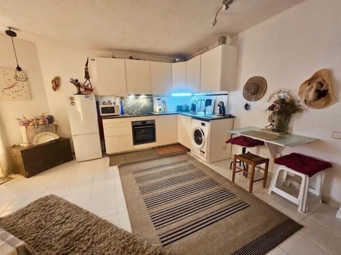 Beachfront flat in Sant Josep de sa Talaia — Kitchen