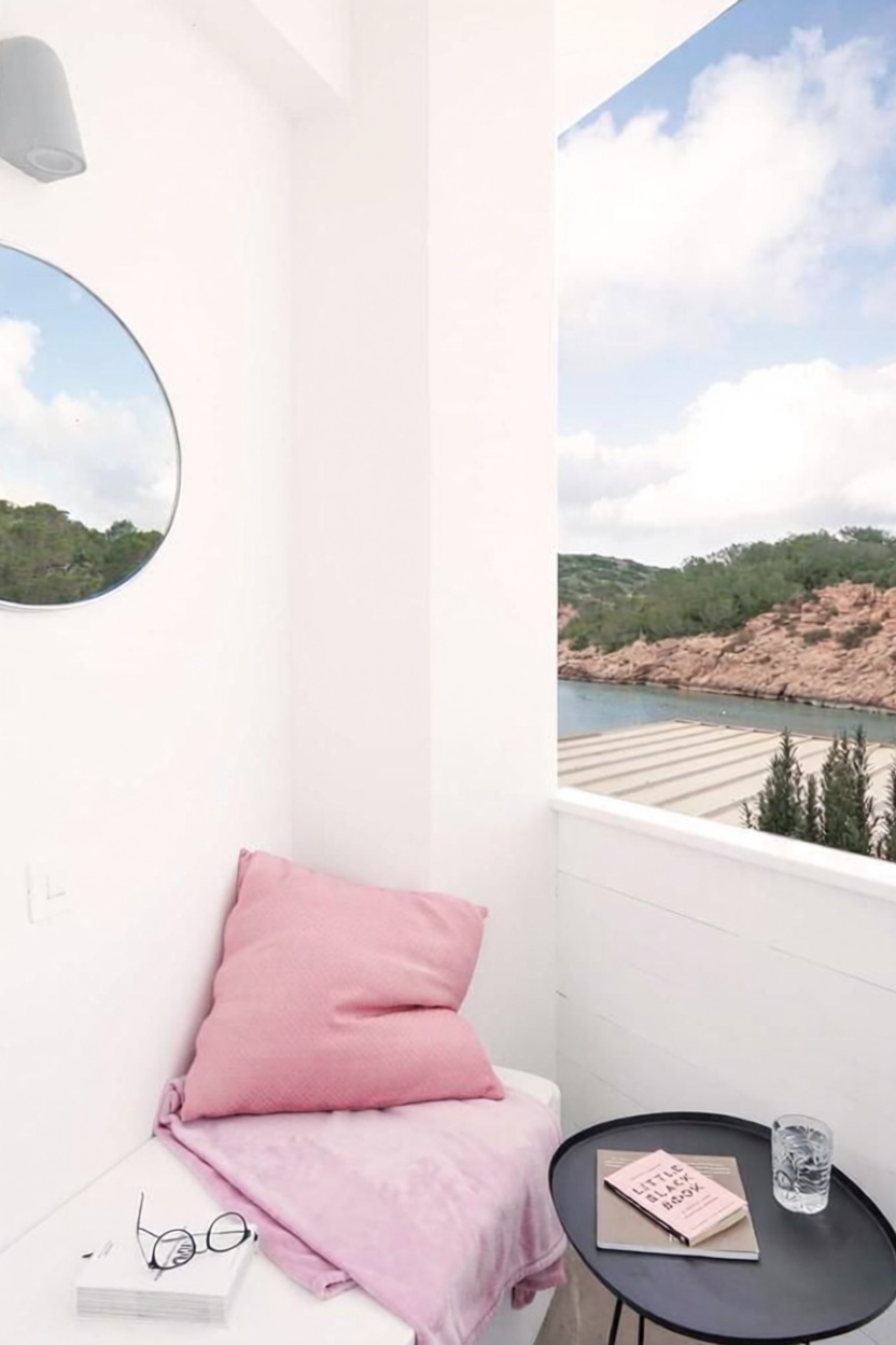 Beachfront studio in Ibiza